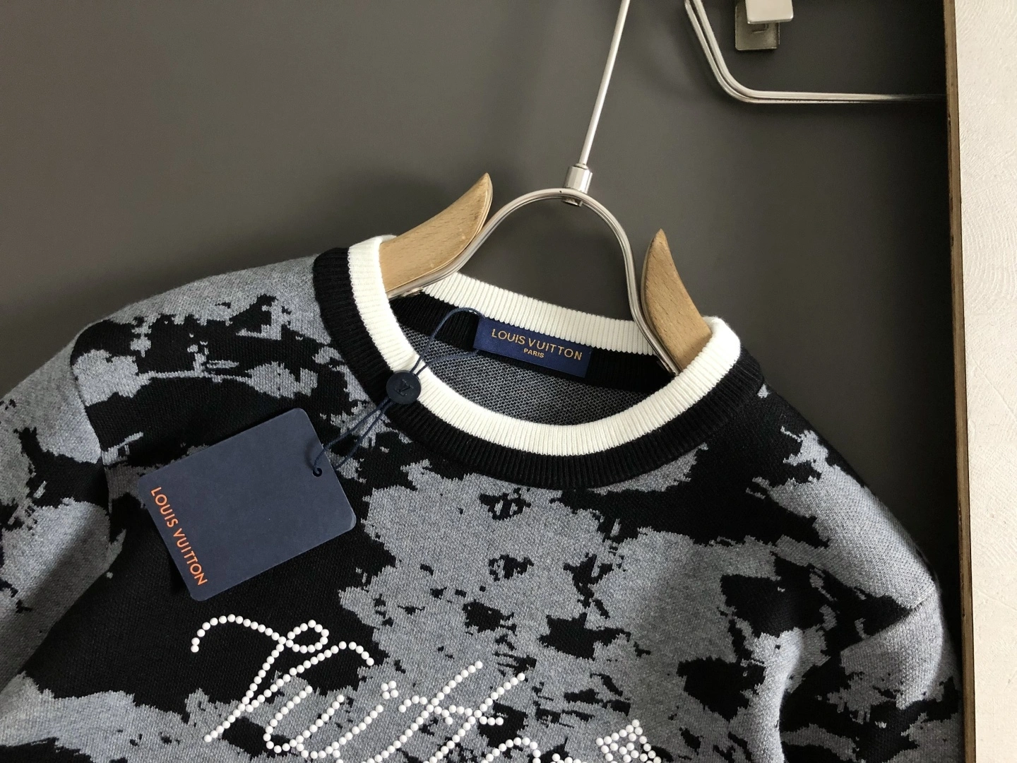 wg.luxury-- 8V wool item: E-F443J1640H
